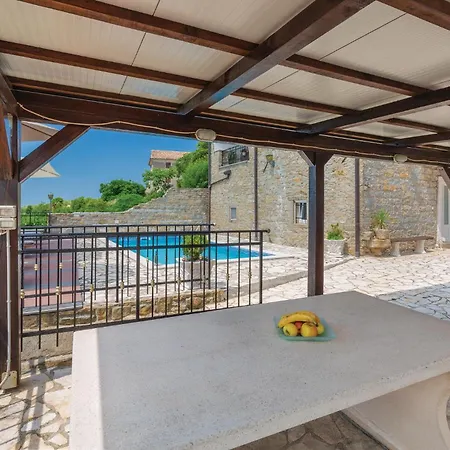 Gorgeous In With Heated Swimming Pool Сasa de vacaciones