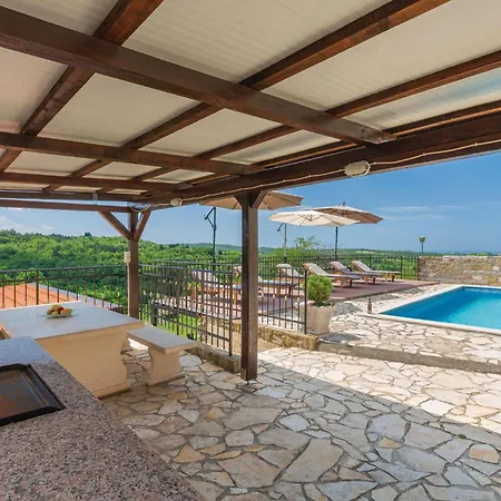 Gorgeous In With Heated Swimming Pool Сasa de vacaciones